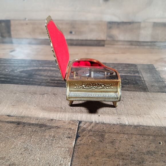 Vintage Gold Tone Piano Music Ring Box - Japan Made - Picture 9 of 11